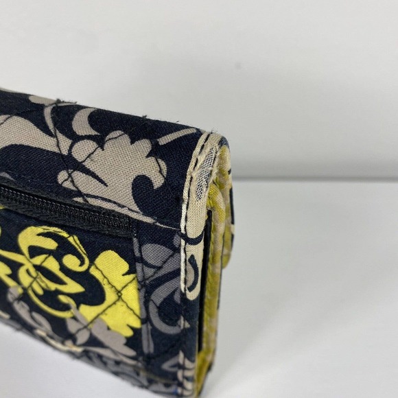 EUC Vera Bradley Baroque Trifold Euro Compact Paisley Wallet For Crafts/Repairs - Picture 3 of 11